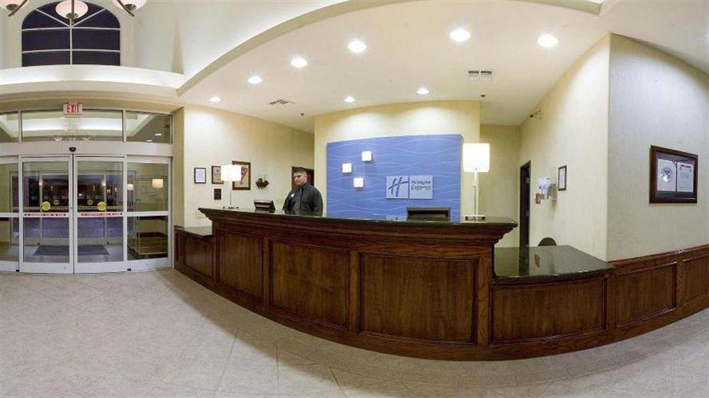 Holiday Inn Express Hotel And Suites Weslaco By Ihg Esterno foto