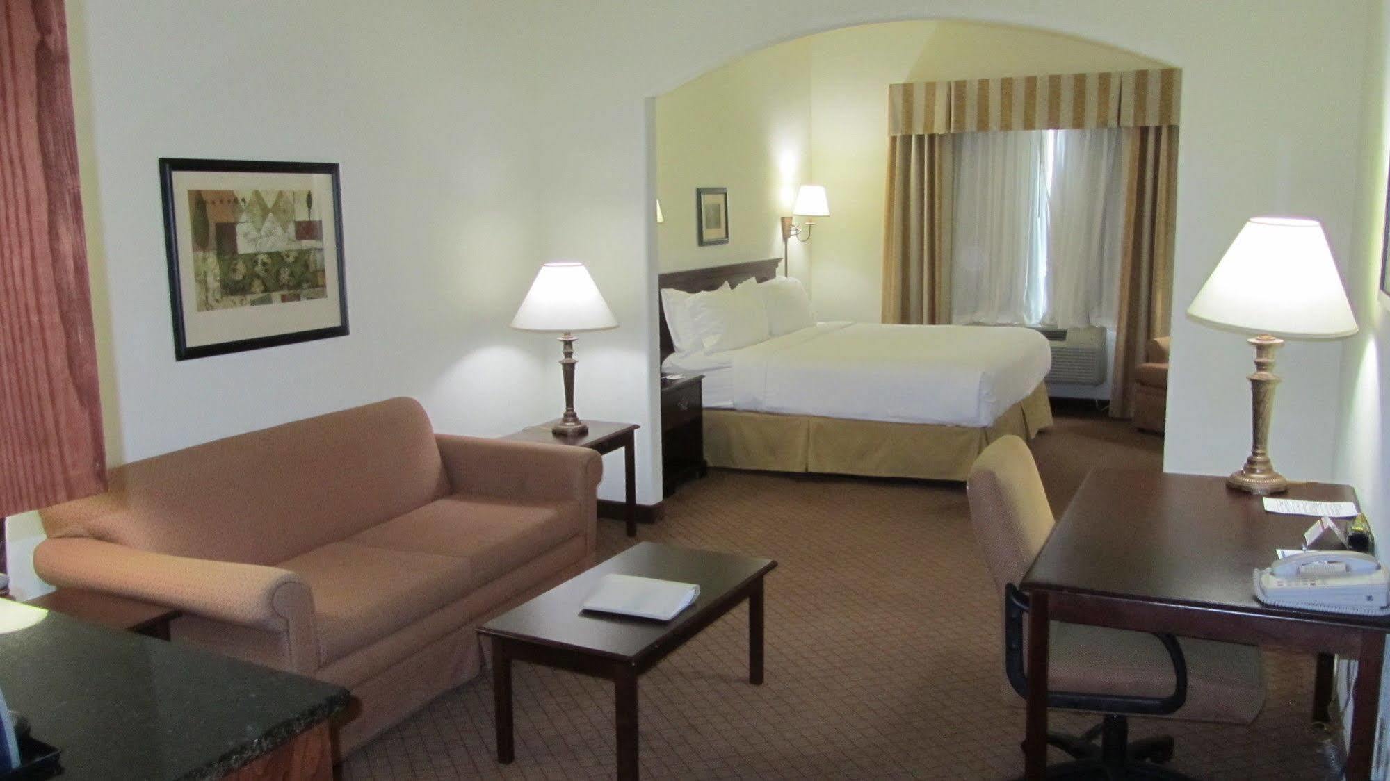 Holiday Inn Express Hotel And Suites Weslaco By Ihg Esterno foto