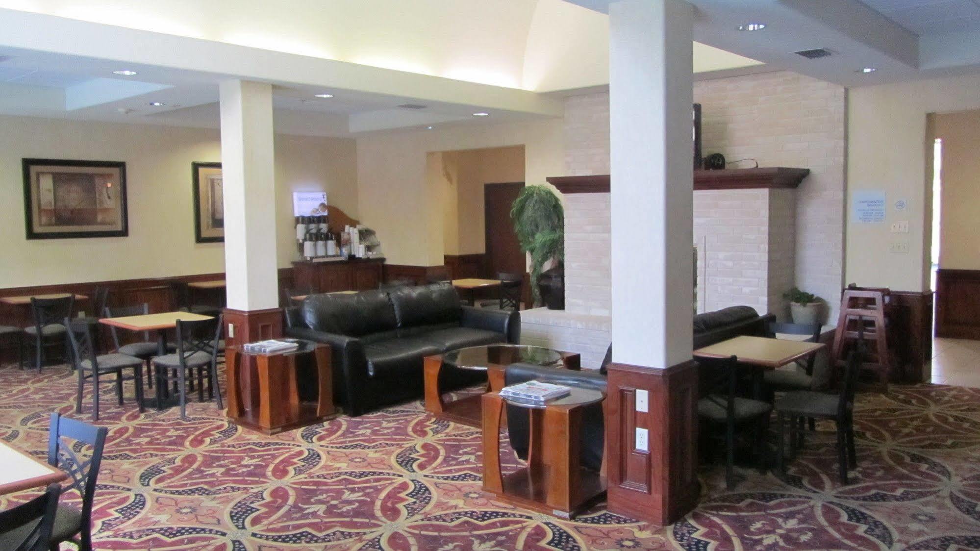 Holiday Inn Express Hotel And Suites Weslaco By Ihg Esterno foto