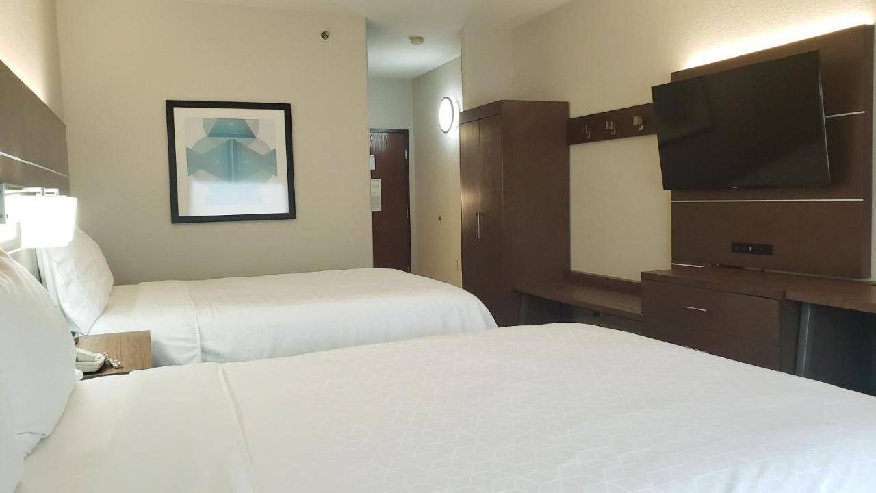 Holiday Inn Express Hotel And Suites Weslaco By Ihg Esterno foto