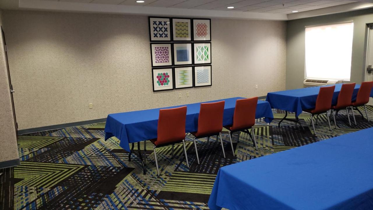 Holiday Inn Express Hotel And Suites Weslaco By Ihg Esterno foto