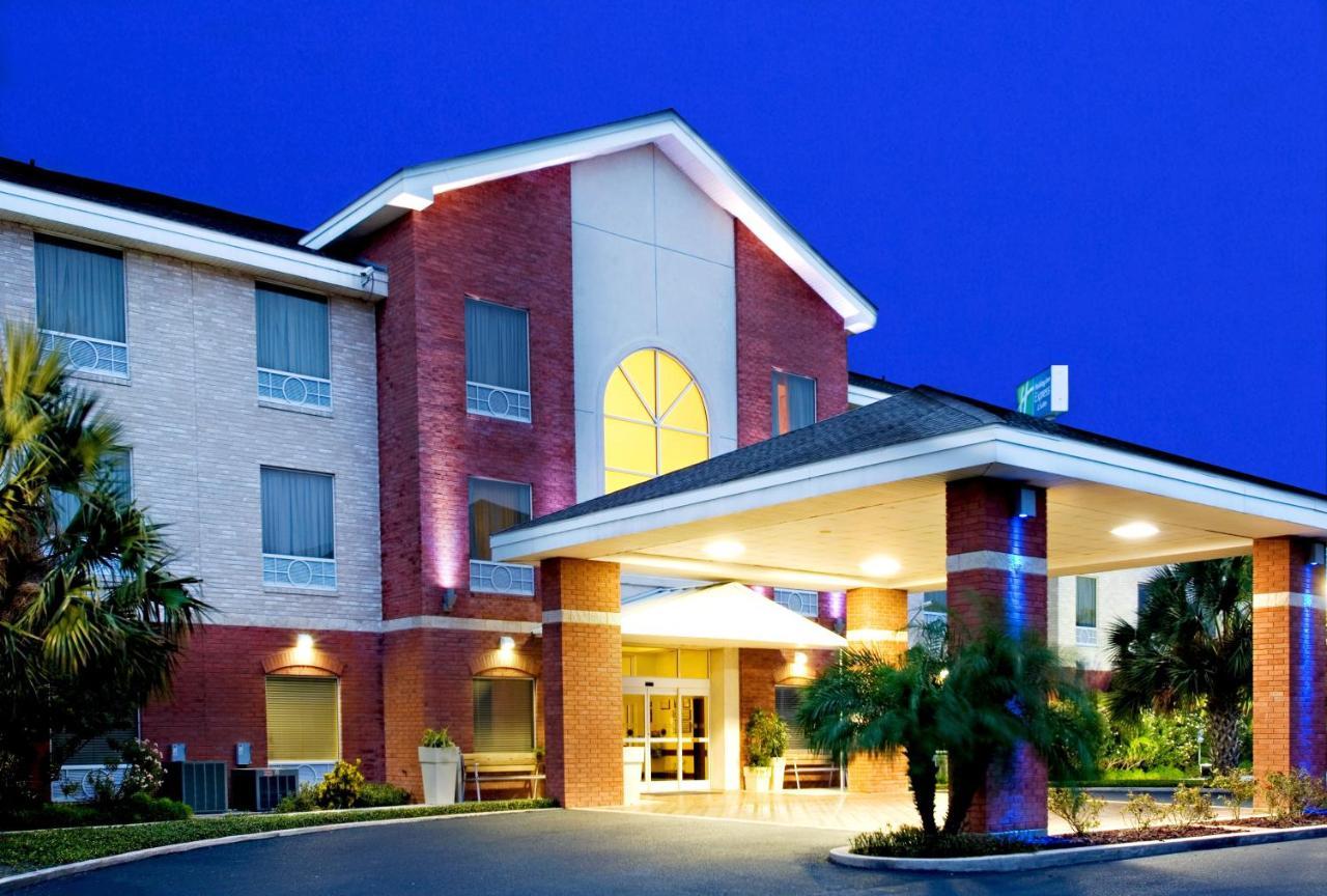 Holiday Inn Express Hotel And Suites Weslaco By Ihg Esterno foto
